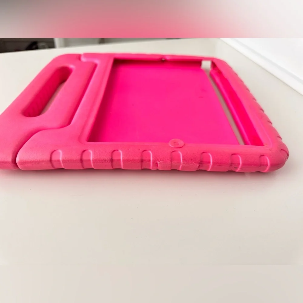 iPad Dynamo Foam Protective Carrying Case w Easy Grip Handle • Hot Pink